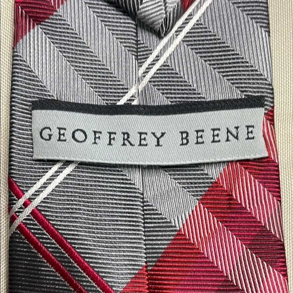GEOFFREY BEENE Red and Gray Plaid Tie